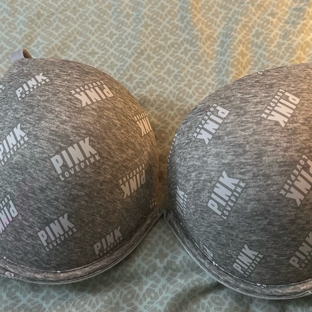 NWOT Pink Victoria Secrets bra